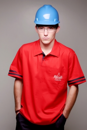 CAMISA POLO DE BRIM COM VIES NA MANGA